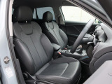 Audi車はどの車種も全てレザーハンドルです。そこにはAudiのこだわりがあり質感の高いレザーでしっかりと手に馴染み、高級感を演出します。