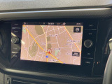 タッチスクリーンを採用。従来のナビゲーションシステムの域を超える、車両を総合的に管理するインフォテイメントシステムです。
