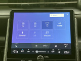 FM・AM・TVに加え、BluetoothやUSBなどの選択肢が画面に並びます。使いたい音源を表示から選びやすく、普段の移動中もお好みの音楽を楽しめる便利な装備です。