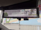 スマートルームミラー画像になります。リアシートに人が乗ってる時やトランクに荷物がたくさん積んでルームミラーが使えないときに便利なオプションです!