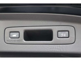 ハンズフリーアクセスパワーテールゲート(予約クローズ機能付)荷物でいっぱいのあなたを少しだけお手伝いします。Hondaスマートキーを持っていれば、ハンズフリーでテールゲートの開閉が可能です。