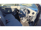 運転席・助手席の俯瞰視点です!乗った際のイメージが湧きますね!