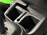 対向車や先行車への配慮が可能。積載物の状況に応じてヘッドライトの照射角度を手動調整できるスイッチ。
