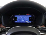 Google アシスタントを呼べば、友人や家族、会社の同僚への連絡や、車内環境の調整も思いのまま。ルート案内やエンターテイメント機能を利用する際も、ステアリングから手を離す必要はありません。