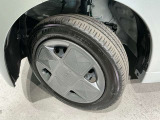 純正ホイールカバーで、愛車をもっとおしゃれに車種にマッチしたデザインの純正ホイールカバー。愛車の印象をアップし、おしゃれな雰囲気を演出します。また、傷や汚れからホイールを守り、長持ちさせます。