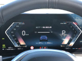 『運転』に対するBMWのこだわりはメーターパネルにも表れております。視野性の良いメーターパネルは疲労感の軽減と、運転の楽しさをもたらしてくれます。
