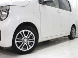 車両入庫時には、お客様より詳しくお話をお伺いさせて頂き、プロの査定士3名が「修復歴の有無」「不具合箇所の確認」等のチェックを行っておりますので、より安心してお乗り頂けるお車となります。