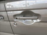 キーを持っていれば取り出すことなく開錠と施錠がボタン一つですることが可能です。