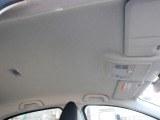 天井には気になる汚れやシミなどもなくきれいです!気持ち良く運転できますね!