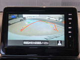 前後左右4つのカメラで、上から見たような映像をお届け、駐車時も安心、アラウンドビューモニター付(肉眼では確認し辛い左前の映像に切り替えることも可能です)。