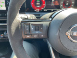 ナビに直接触れなくても、ハンドルスイッチで音量やキー変更ができます。