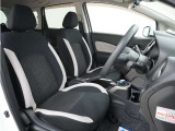 運転席のスペースはゆったりしていて、視界も広く確保されているので普段の運転からロングドライブまで快適です。