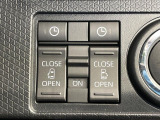 【両側パワースライドドア】スマートキーや運転席のスイッチで後席両側スライドドアの開閉が可能♪電動だから力を入れてドアを開ける必要が無く、小さなお子様でも簡単に開け閉めでき快適です♪