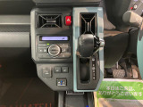 車両状態証明書修復歴の有無も一目瞭然。機能や内装・外装、走行距離、修復歴の有無をチェックし、クルマの状態を10段階にした車両状態証明書。数字や記号を使ってわかりやすく表示しています。