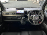 視界の良さと取り回しの良さで、たまに運転する奥様にも安心♪