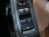 運転席・助手席は便利なオートパワーウィンドウ機能付きです!!