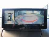 狭い駐車場などで重宝する360度カメラを装備です