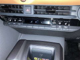 オートエアコン操作スイッチ・運転席/助手席シートヒータースイッチ&シートベンチレータースイッチです。