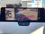 360度ビューモニター 4つのカメラで前後左右、俯瞰映像を表示、ドライバーからは見えない領域の危険認知をサポートするシステム搭載!