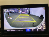 バックモニター付きで、車庫入れやバック時の後方確認をサポート。