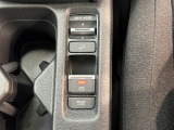 電子制御パーキングブレーキは信号待ちでも便利。いつもより運転がラクになるはずです。