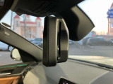ETC内臓 自動防眩ルームミラー :後続車のライトが反射しても眩しくないように、ミラーの反射率を自動的に調整します。