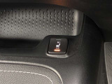 運転席、助手席にはシートヒーターが付いています。最近の冬場は例年よりも寒くなっています。。。シートヒーターがあるとないとじゃ大違い!ぜひお試しあれ!