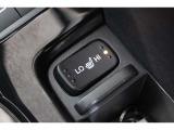 シートヒーター装備付き車!!座席に埋め込まれた電熱線によりシートを暖めることが出来る装備で、温められたシートは、寒い冬には最適です!!