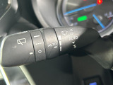 【オートワイパー(AUTO)】雨が降り出した時に、雨滴検出用センサー(レインセンサー)が雨滴を感知すると、自動でワイパーが動作します。