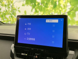 ラジオや音楽など、お好みの音源をクリアに楽しめます。ドライブ中のエンターテイメントを充実させてくれます。