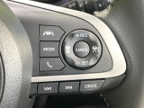 【レーダークルーズコントロール】高速道路での長距離走行が楽に!!自動で速度を保つクルーズコントロールが、衝突軽減システムと連携し、前方の車両を感知して車間を保つように速度調節してくれます!!