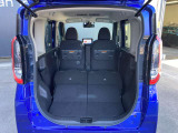 すべて倒していただけるとさらに容量が増え大型荷物でもらくらく載せることが出来るのでいざというときにとても便利です。