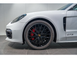 21インチPanamera SportDesignホイール搭載です。