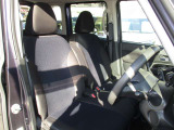 運転席は座り心地が良く快適にお乗りいただけます♪