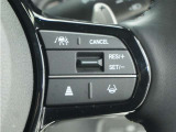 ◆アダプティブクルーズコントロール◆予め設定した車速内でクルマが自動的に加減速。前走車との適切な車間距離を維持しながら追従走行します。【LKAS】車線維持支援システムでステアリング操作を支援。