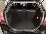 コンパクトボディーなのに、荷室はこんなに広々!たくさん荷物が積めますよ。