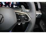 ステアリングから手を離すことなく、選曲や曲送り、音量などのオーディオ機能の操作ができます!