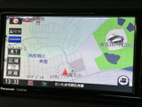 周辺の道路や施設を画面で確認でき、目的地までのルート設定もスムーズに行えます。地図を見ながら行き先を検討できるため、初めての場所へ向かう際にも便利にお使いいただけます。