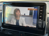 画面でテレビ番組を視聴でき、停車中の休憩時間などに車内で楽しめます。見やすい大きさのディスプレイで、映像を確認しながらくつろぎのひとときを過ごせます。