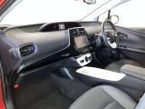 すっきりとしたデザインの内装は、さすがトヨタ車の上品さを感じます。