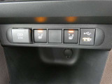 運転席と助手席には寒い時にうれしいシートヒーターが装備されてます。