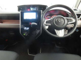 ぜひ展示車の運転席に座ってみてください。