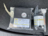ラゲッジ下にタイヤパンク修理剤が収納されています!
