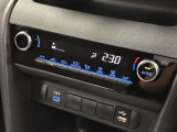 オートモードのエアコンを使うことで冷やしすぎや暖めすぎを防ぎ燃費に貢献出来ます。