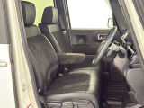★フロントシート★ 自然な姿勢のままでいられるシートが、運転しやすさと疲れにくさを感じさせてくれるはずです♪