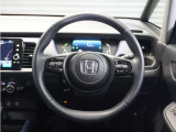 ◆ハンドル全体◆各種スイッチがハンドルから手を放さず操作できるので運転中でも楽に操作できます。