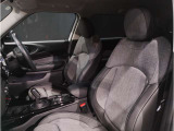 MINIの少し硬めのシートは乗り降りもしやすく、長距離ドライブでも疲れにくいように設計されております!