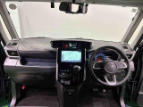 見易い計器類と運転し易いドライビングポジションは、視角も少なく前方&左右の見切りが良く運転し易いクルマです。ブラック基調のインテリアが洗練された空間を演出してくれます。
