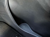 運転席、助手席のドアにもドリンクホルダーがございます(^O^)