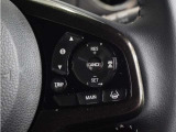 ◆アダプティブクルーズコントロール◆予め設定した車速内でクルマが自動的に加減速。前走車との適切な車間距離を維持しながら追従走行します。【LKAS】車線維持支援システムでステアリング操作を支援。